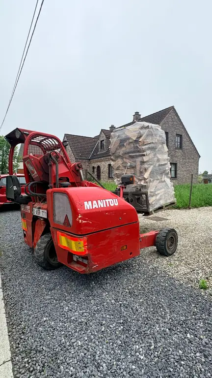 Transpalette CodagriBois repartant après la livraison du bois de chauffage